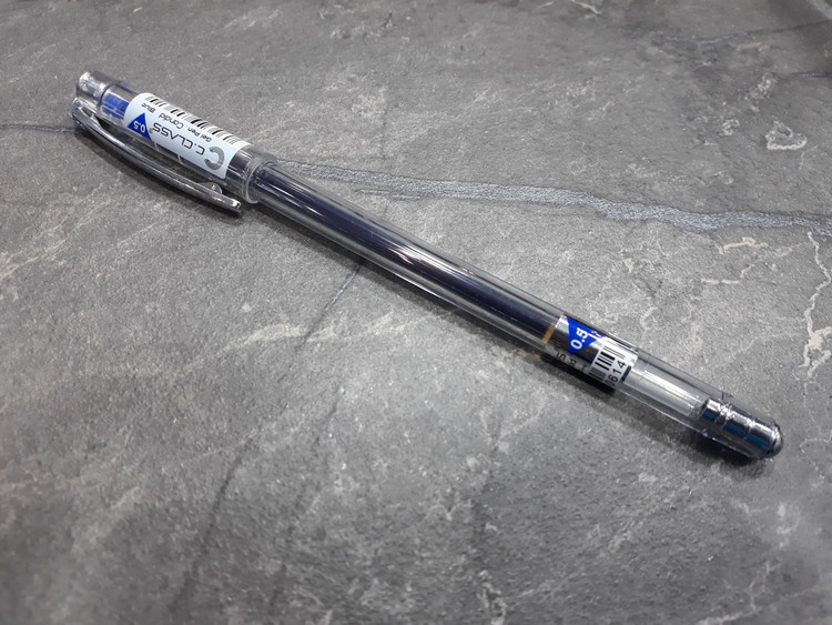 تصویر خودکار ژلهای C.Class-Gelpen با نوک ۰.۵ میلیمتر در رنگهای متنوع آبی، قرمز، سبز، بنفش و صورتی با طراحی حرفهای و جوهر روان