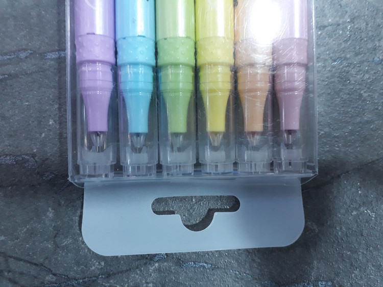 تصویر خودکار رنگی دوکاره School Fans با یک سر خودکار و یک سر ماژیک هایلایت، در رنگهای متنوع و طراحی فانتزی