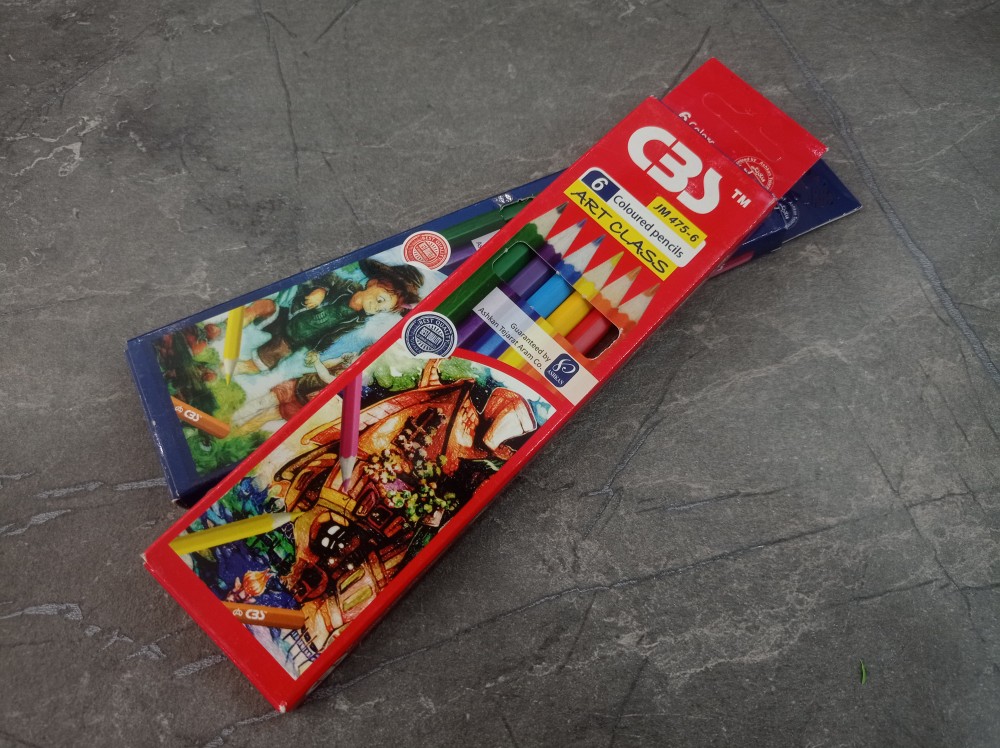 تصویر بسته ۶ عددی مداد رنگی CBS با رنگ‌های اصلی، نوک نرم و مناسب برای رنگ‌آمیزی کودکان و دانش‌آموزان