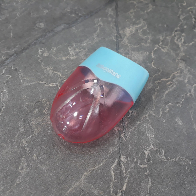 تصویر تراش مخزندار اسکول فنز با طراحی فانتزی و رنگارنگ، مناسب برای دانشآموزان