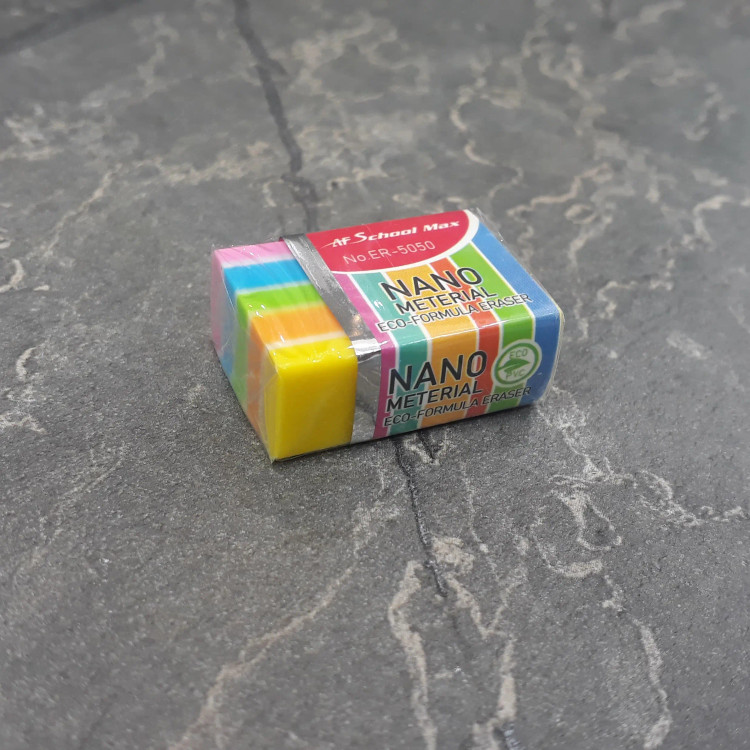 پاک کن ۶ رنگ برند اسکول فنز با رنگهای متنوع برای پاککردن راحت اشتباهات نوشتاری.