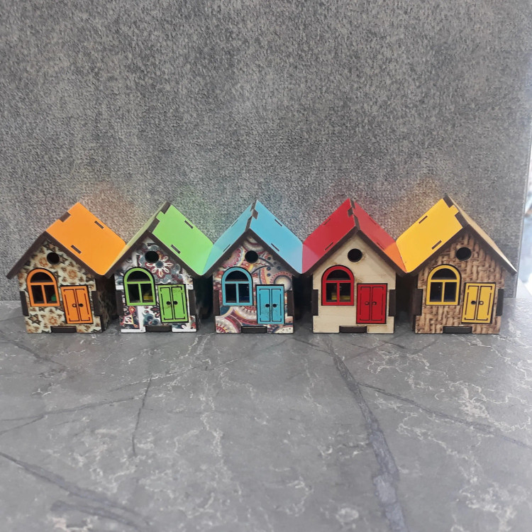 تراش مخزندار طرح کلبه در رنگهای متنوع با طراحی فانتزی برای کودکان