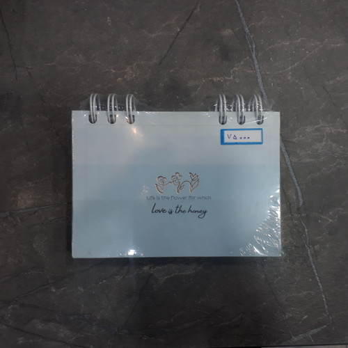 دفترچه خاطرات با طراحی زیبا و صفحات با کیفیت مناسب نوشتن