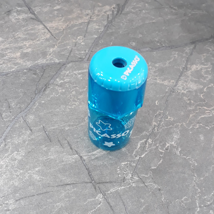 تراش مخزندار برند Picasso در رنگهای متنوع با طراحی ساده و کاربردی