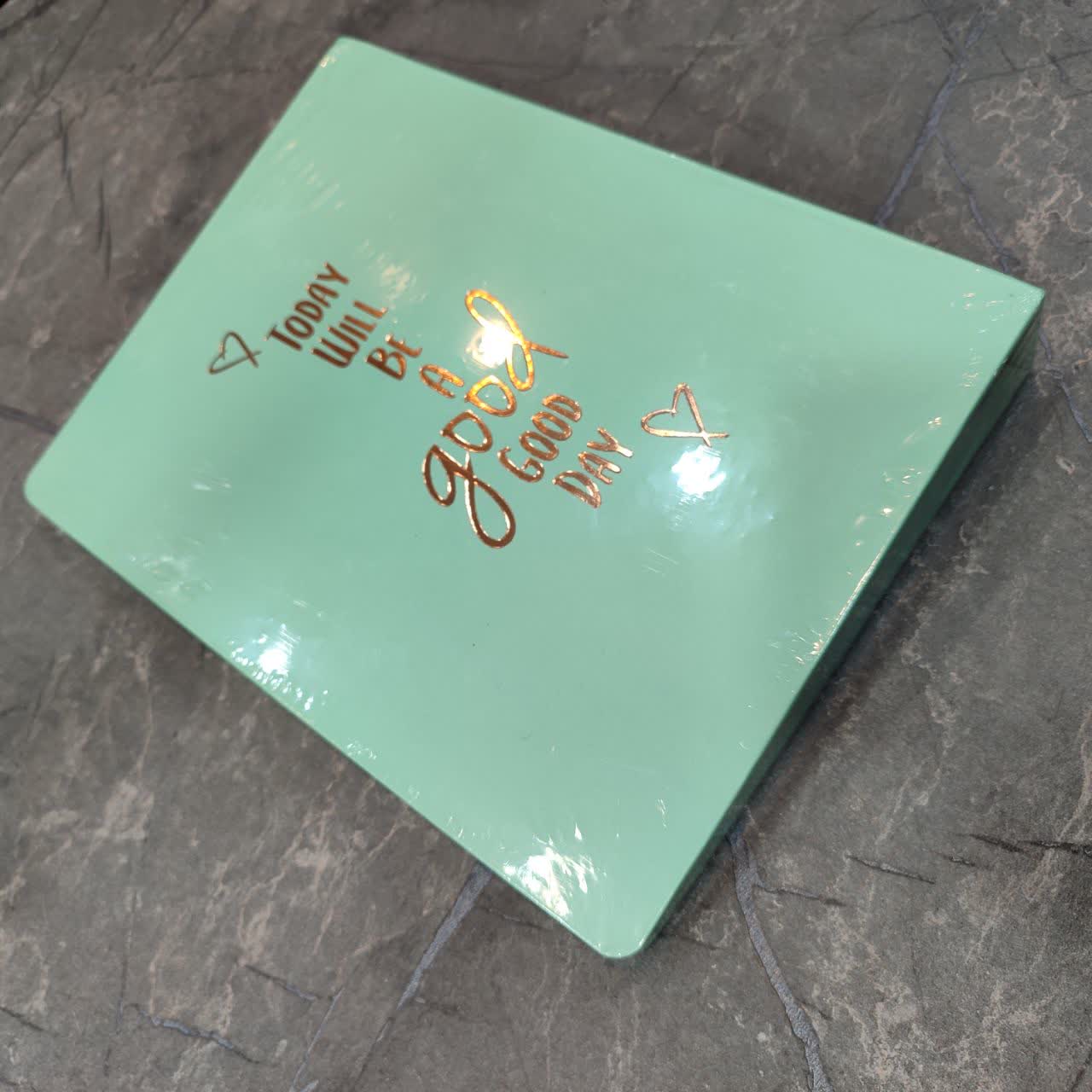 کلاسور برند سویل با ابعاد ۲۲.۵ در ۲۰ سانتی‌متر و طراحی فانتزی مناسب بایگانی یادداشت‌ها