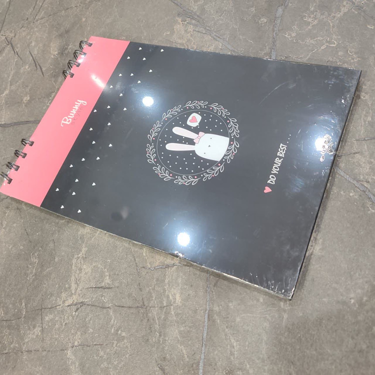 دفتر با کاغذ مشکی برند Bunny Style با جلد فانتزی، مناسب طراحی با ماژیکهای متالیک و سفید