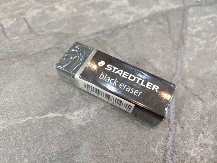 پاککن برند STAEDTLER با طراحی کلاسیک و عملکرد دقیق، مناسب پاککردن بدون لک