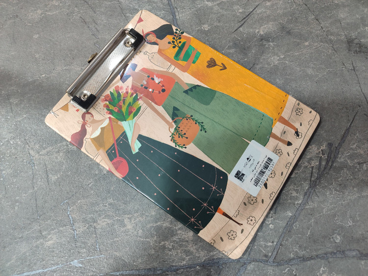 تخته شاسی برند MRNOTE سایز A5 با طراحی ارگونومیک و بدنه مقاوم، مناسب یادداشت و نقاشی