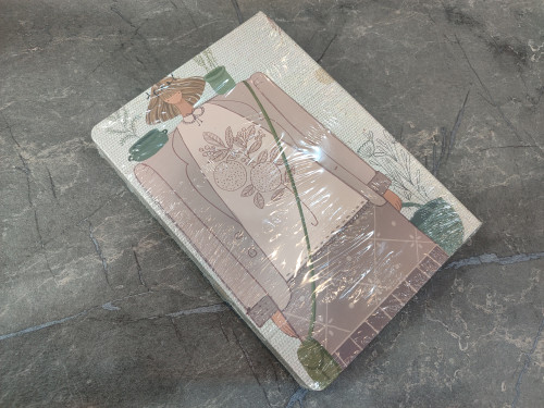 کلاسور کوچک MRNOTE مناسب برگههای ۱۷ در ۱۲ سانتیمتر با جلد محکم و قفل فلزی