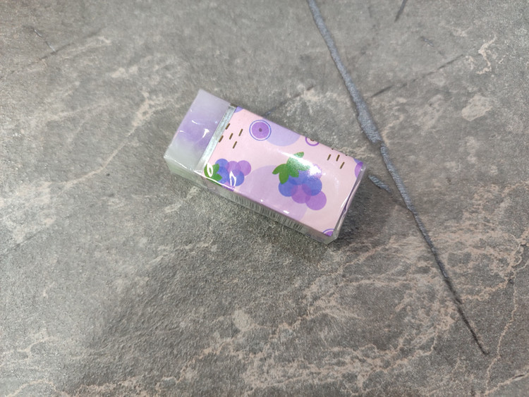 پاککن فانتزی میوهای معطر برند Fruit Scented Eraser مناسب پاککردن دقیق با رایحه خوش میوهها