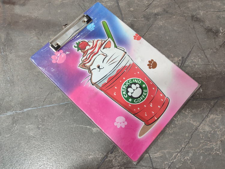 تخته شاسی برند SEVIL سایز A4 با بدنه مقاوم و گیره فلزی مستحکم، مناسب طراحی و نوشتن