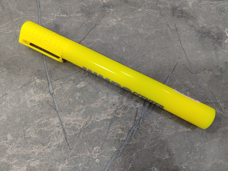 ماژیک هایلایتر بزرگ برند JUMBO با طراحی ارگونومیک، نوک پهن و رنگهای درخشان برای مشخصکردن نکات کلیدی