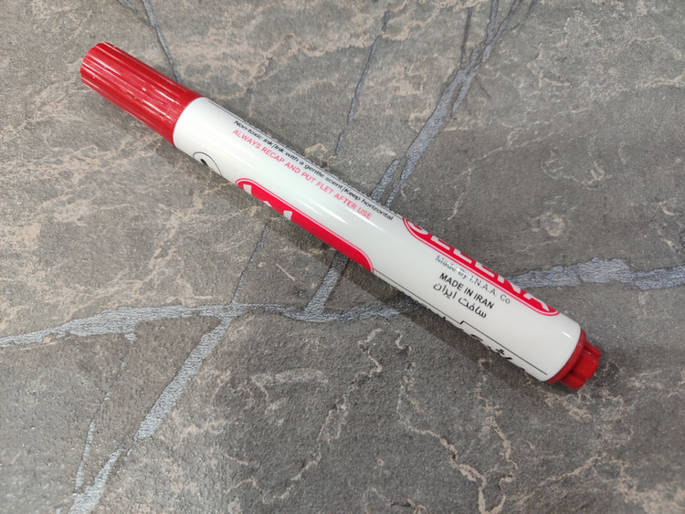 ماژیک وایت برد برند Selena با بدنه خوشدست و جوهر پررنگ، مناسب تختههای سفید و استفاده حرفهای