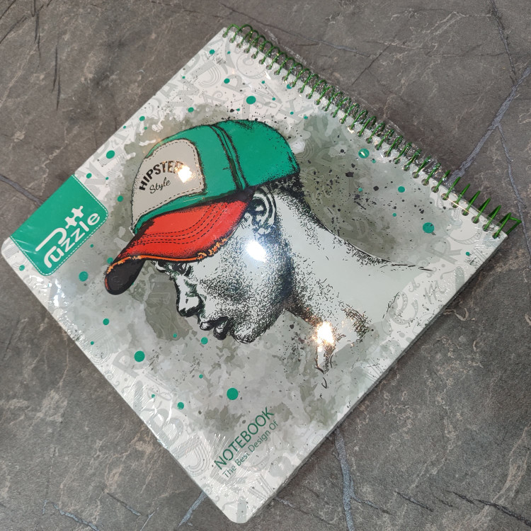 دفتر ۱۰۰ برگ Puzzle با طراحی جلد فانتزی و کیفیت بالای کاغذ، مناسب مدرسه و استفاده روزمره