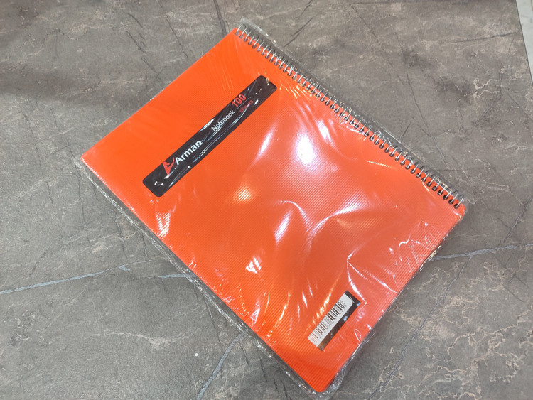 دفتر ۱۰۰ برگ برند Arman با جلد مقاوم و ابعاد ۲۰ در ۲۸.۵، مناسب نوشتارهای طولانی و یادداشتبرداری در کلاس