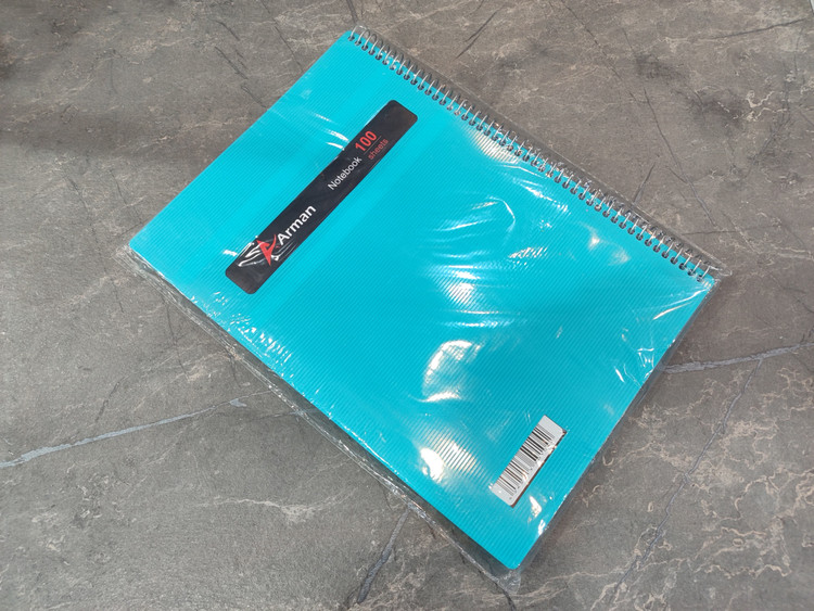 دفتر ۱۰۰ برگ برند Arman با جلد مقاوم و ابعاد ۲۰ در ۲۸.۵، مناسب نوشتارهای طولانی و یادداشتبرداری در کلاس