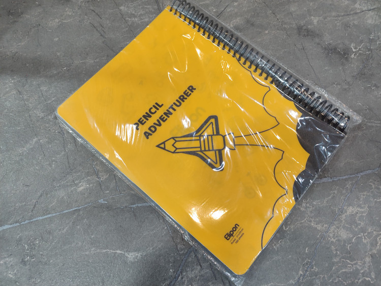 دفتر ۱۰۰ برگ Elipon سایز ۲۹ در ۲۱ سانتیمتر با طراحی مقاوم و کاغذ سفید خطدار مناسب نوشتار حرفهای