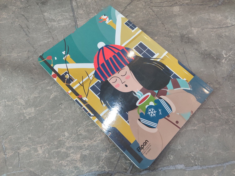 دفتر ۶۰ برگ برند Elipon با ابعاد ۱۷ در ۲۴ سانتیمتر با جلد مقاوم و طراحی ساده برای نوشتار روزمره