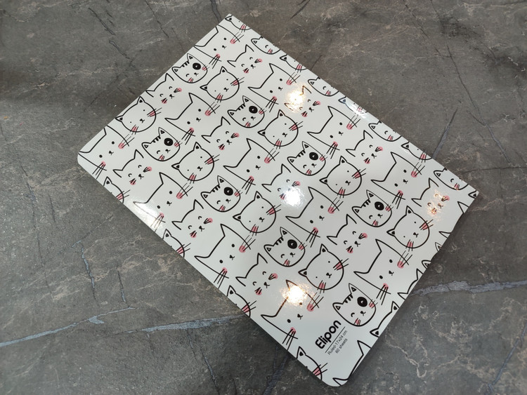 دفتر ۶۰ برگ برند Elipon با ابعاد ۱۷ در ۲۴ سانتیمتر با جلد مقاوم و طراحی ساده برای نوشتار روزمره