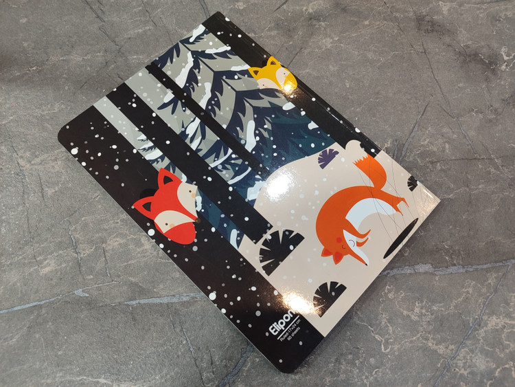 دفتر ۶۰ برگ برند Elipon با ابعاد ۱۷ در ۲۴ سانتیمتر با جلد مقاوم و طراحی ساده برای نوشتار روزمره