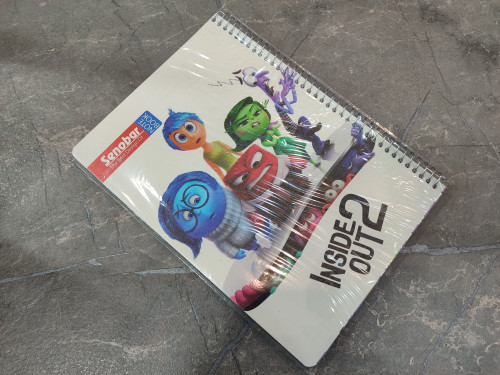 دفتر ۸۰ برگ Senobar در ابعاد ۱۶.۵×۲۳ با جلد مقاوم و طراحی شیک، مناسب برای استفاده تحصیلی و شخصی