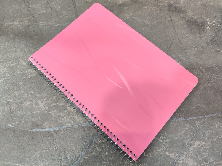 دفتر ۸۰ برگ Senobar در ابعاد ۱۶.۵×۲۳ با جلد مقاوم و طراحی شیک، مناسب برای استفاده تحصیلی و شخصی