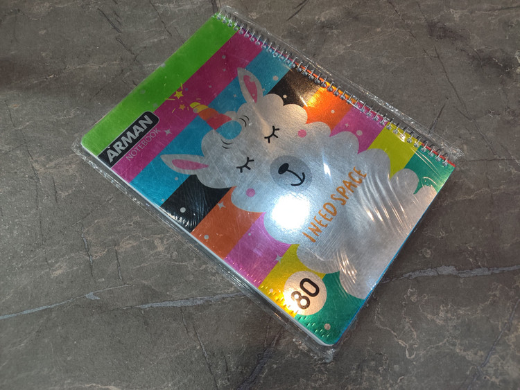 تصویری از دفتر ۸۰ برگ Arman در ابعاد ۱۶×۲۳ با جلد مقاوم و طراحی کاربردی مناسب استفاده روزمره