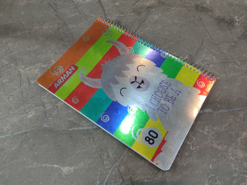 تصویری از دفتر ۸۰ برگ Arman در ابعاد ۱۶×۲۳ با جلد مقاوم و طراحی کاربردی مناسب استفاده روزمره