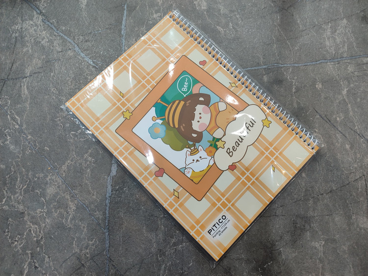 *دفتر نقاشی ۴۰ برگ Pitico با جلد فانتزی و کاغذ سفید مناسب طراحی، نقاشی و رنگآمیزی کودکان*