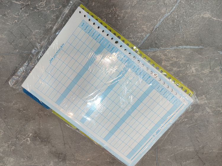 برگه کلاسور ۱۰۰ برگ خطدار برند Pars Prefect مناسب برای کلاسورهای متنوع و یادداشتبرداری