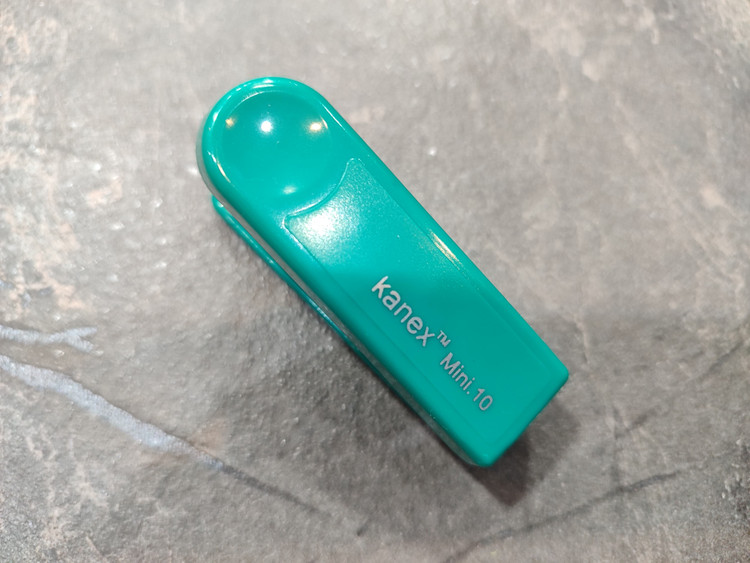 منگنه زن رنگی برند Kanex مدل 685278 با طراحی ارگونومیک و بدنه مقاوم