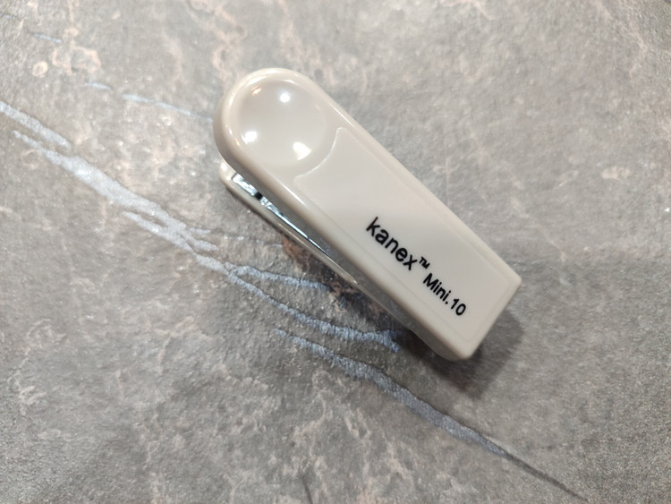 منگنه زن رنگی برند Kanex مدل 685278 با طراحی ارگونومیک و بدنه مقاوم