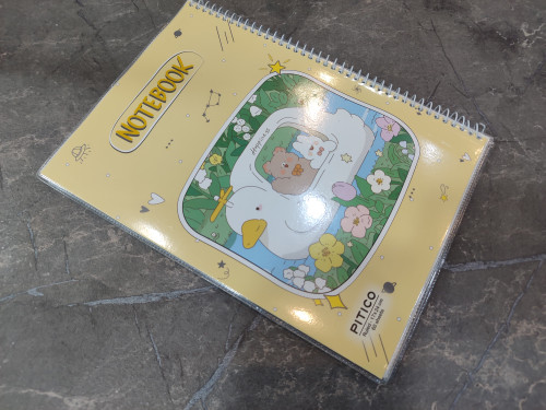 دفتر ۶۰ برگ برند PITICO با جلد مقاوم و طراحی ساده، مناسب برای یادداشتبرداری در محیطهای مختلف