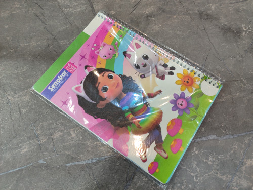 دفتر ۸۰ برگ Senobar در ابعاد ۱۶.۵×۲۳ با جلد مقاوم و طراحی شیک، مناسب برای استفاده تحصیلی و شخصی