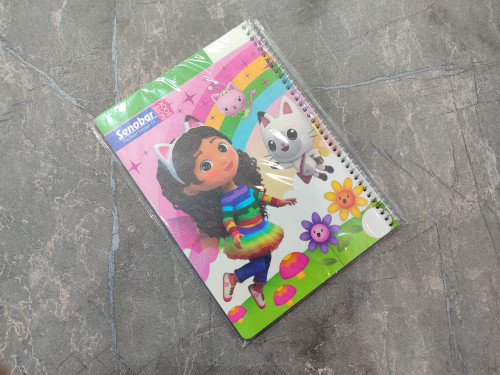 دفتر ۴۰ برگ برند Senobar با جلد مقاوم و طراحی مینیمال در ابعاد ۲۳.۵ در ۱۶.۵ سانتیمتر، مناسب برای یادداشتبرداری روزانه