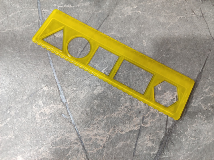 خطکش ژلهای ۱۵ سانتیمتری با قالب اشکال هندسی رنگی، مناسب آموزش و بازیهای خلاقانه کودکان