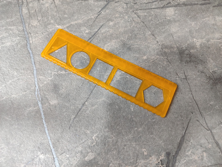 خطکش ژلهای ۱۵ سانتیمتری با قالب اشکال هندسی رنگی، مناسب آموزش و بازیهای خلاقانه کودکان