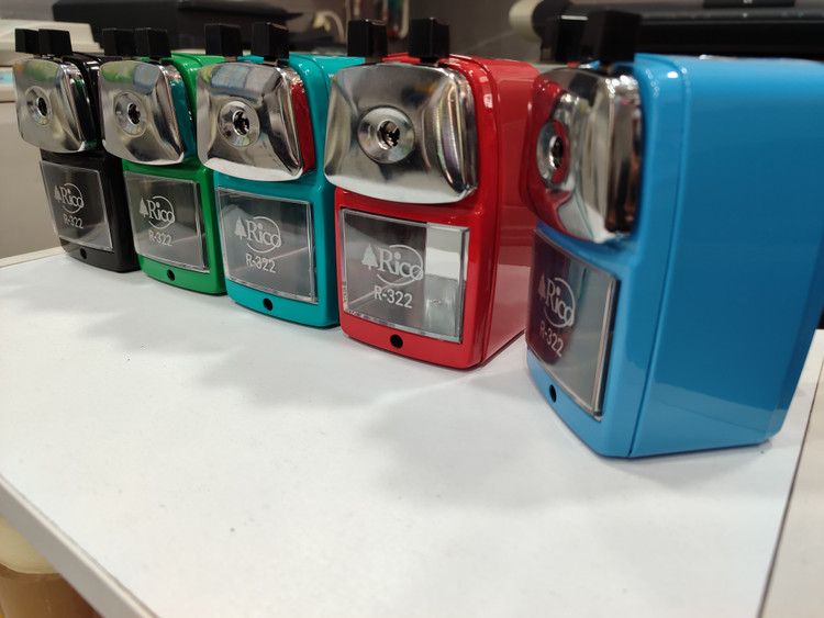 تراش رومیزی RICO مدل R-322 در رنگهای مشکی، قرمز، آبی آسمانی، آبی فیروزهای و سبز روشن