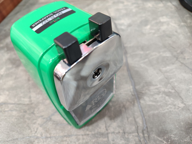 تراش رومیزی RICO مدل R-322 در رنگهای مشکی، قرمز، آبی آسمانی، آبی فیروزهای و سبز روشن