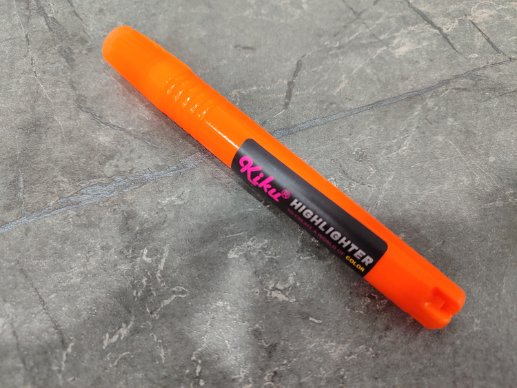 هایلایتر Kiku مدل K-586 با جوهر روان و طراحی ارگونومیک برای استفاده راحت