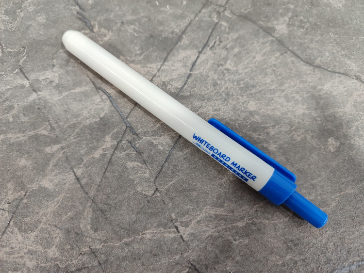 ماژیک وایتبرد فشاری با نوک روان و طراحی ارگونومیک برای استفاده راحت روی وایتبرد