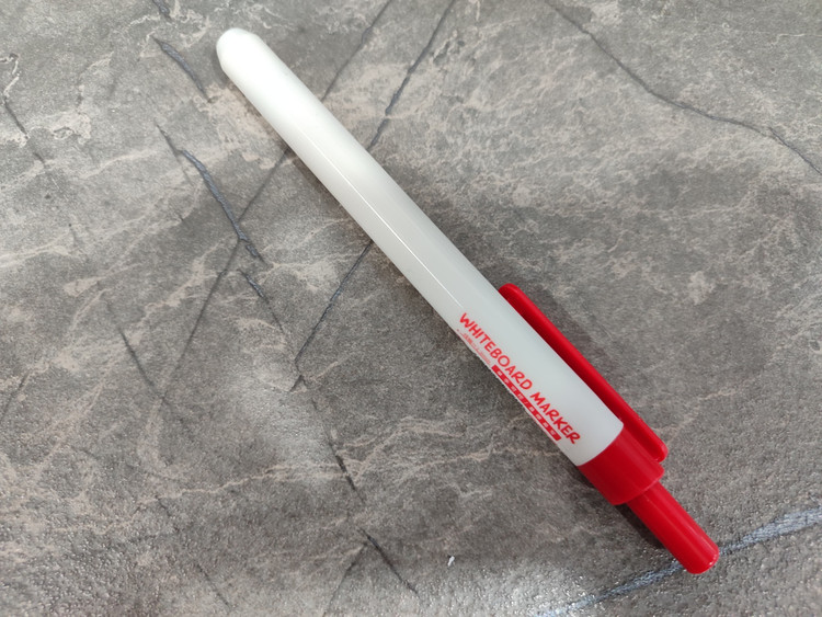 ماژیک وایتبرد فشاری با نوک روان و طراحی ارگونومیک برای استفاده راحت روی وایتبرد