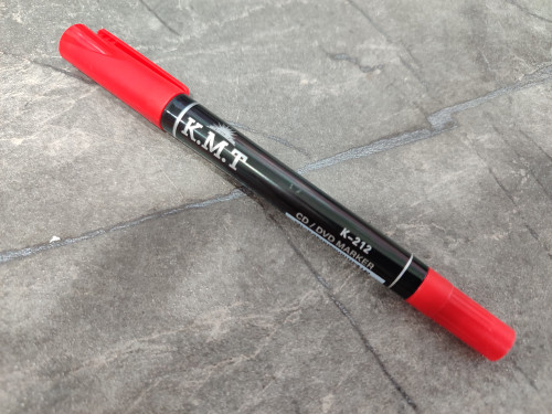 ماژیک معمولی KMT با نوشتار روان و بدنه سبک برای استفاده روزمره