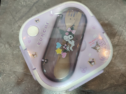 ظرف غذا طرح KUROMI با طراحی فانتزی و درب مقاوم مناسب مدرسه و محل کار