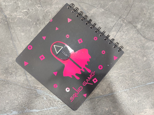 دفتر برند Sevil با طرح Squid Game و کاغذ سفید با کیفیت مناسب مدرسه و یادداشتبرداری