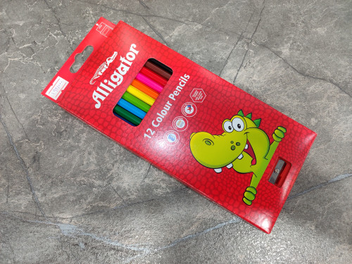 مداد رنگی ۱۲ تایی برند Turtule با رنگهای متنوع و کیفیت بالا برای نقاشی و طراحی