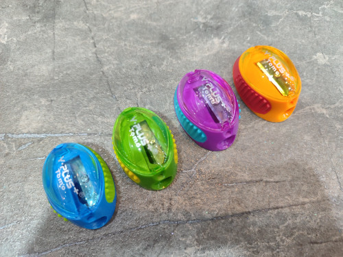 تراش مخزندار Y.Plus Tomo با طراحی ارگونومیک و تیغه فلزی مقاوم