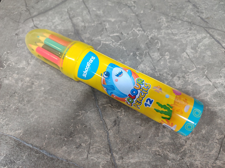 مداد رنگی ۱۲ تایی School Fans قوطیای با رنگهای متنوع و کیفیت بالا برای نقاشی و طراحی