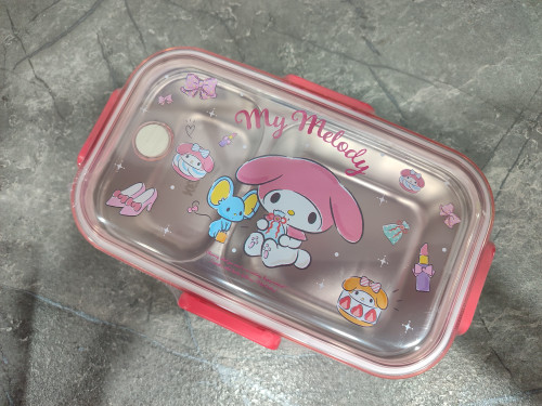 ظرف غذا طرح KURUMI در رنگهای قرمز، آبی و بنفش با طراحی فانتزی و درب محکم