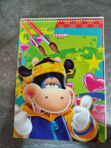 دفتر نقاشی ۴۰ برگ برند AZADEH با صفحات صاف و ضخیم مناسب نقاشی و تمرین خلاقیت هنری